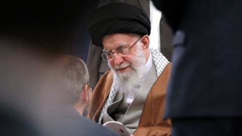 نگاه راهبردی آقای شهید به شعر