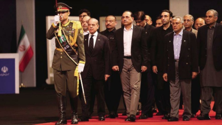 یک حضور، چند معنا