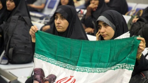 نکاتی برای حفظ آب بدن و پیشگیری از گرمازدگی در مراسم تشییع رهبر شهید انقلاب