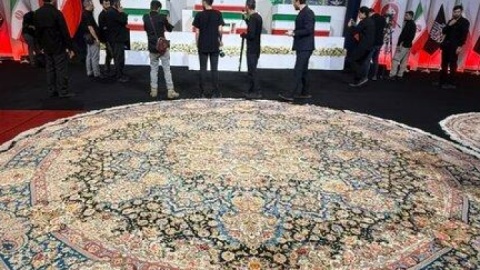 جزئیاتی از فرشِ وداع در تشییع رهبر شهید