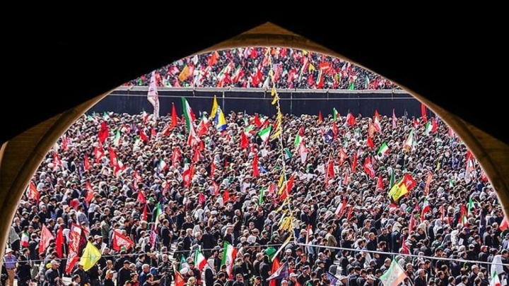 تمام درهای مصلی بسته شد