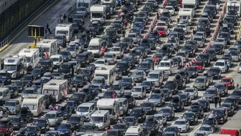 افزایش تردد در ورودی‌های تهران در روز غمناک پایتخت