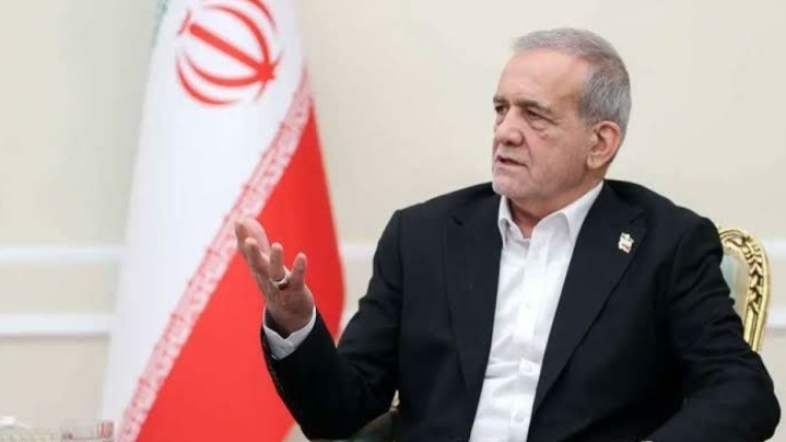 پزشکیان: دم از وحدت می‌زنند اما طرف مقابل را تخطئه می‌کنند/ سوگواری مردم بهترین شاهد عظمت، عزت و صلابت رهبر شهید انقلاب است