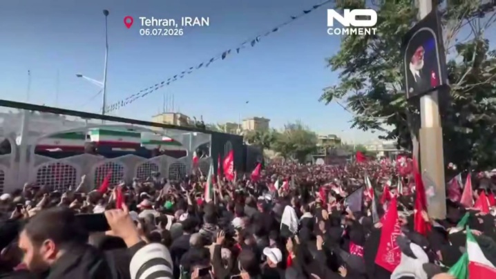 فیلم / یورونیوز چگونه اشک و اندوه مردم ایران در وداع با رهبر شهید را پوشش داد؟