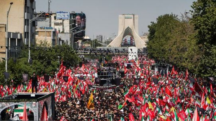 میلیون‌ها ایرانی در تشییع آیت‌الله خامنه‌ای شرکت کردند