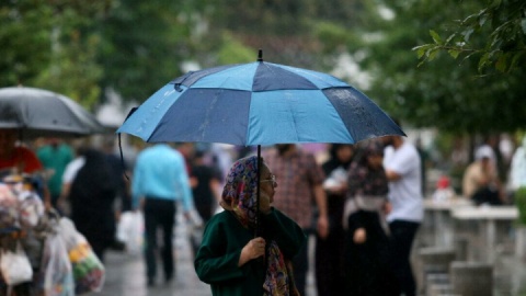 رگبار باران در شمال غرب و جنوب شرق کشور؛ دریاها تا چهارشنبه مواج خواهند بود