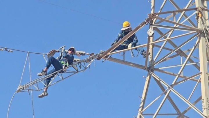 خدمت‌رسانی شرکت توزیع برق استان تهران به زائران مراسم تشییع رهبر شهید ادامه دارد