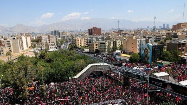 گزارش یورو نیوز از تشییع باشکوه و بزرگ رهبر شهید انقلاب در تهران