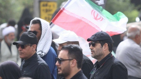 حضور وزیر ورزش و جوانان در مراسم تشییع پیکر رهبر شهید انقلاب در قم