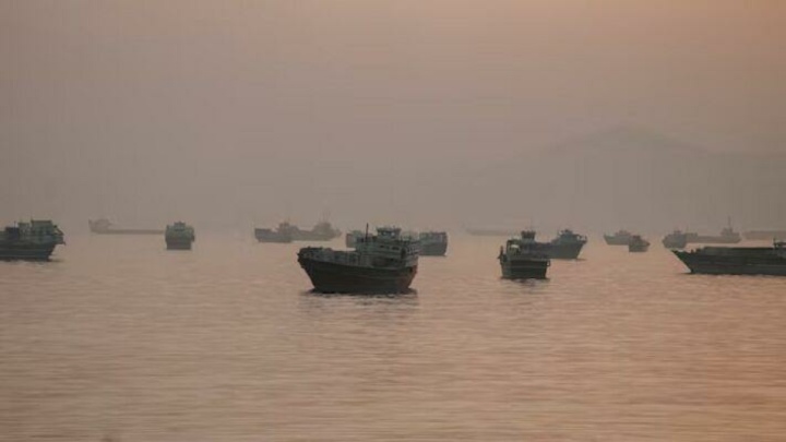 آسیب دیدن دو کشتی متعلق به قطر و عربستان در نزدیکی تنگه هرمز