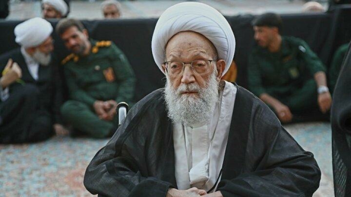 حضور رهبر شیعیان بحرین در مراسم تشییع رهبر شهید در قم