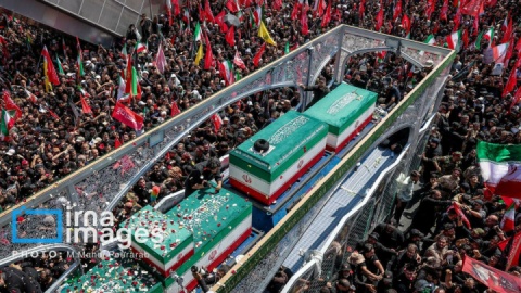 نخست وزیر عراق از پیکر رهبر شهید انقلاب در فرودگاه نجف استقبال میکند