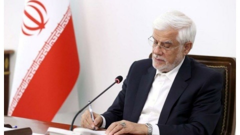 قدردانی عارف از مردم عراق برای میزبانی باشکوه مراسم تشییع امام شهید