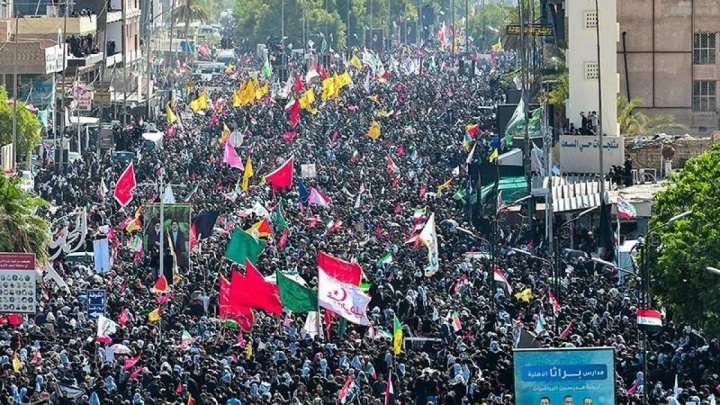 دو و نیم میلیون نفر در مراسم تشییع قائد شهید شرکت کردند