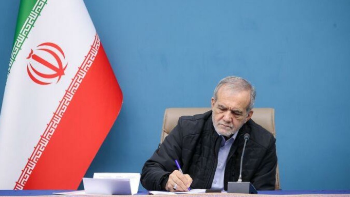 پزشکیان از حضور تاریخی مردم و همراهی جهانی در آیین تشییع رهبر شهید قدردانی کرد