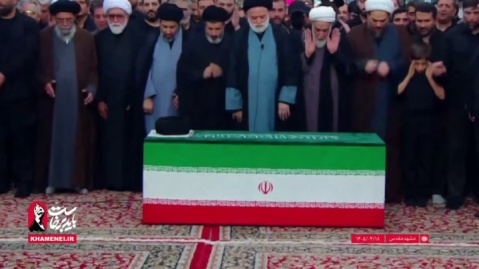 اقامه نماز بر پیکر «آقای شهید ایران» در حرم رضوی