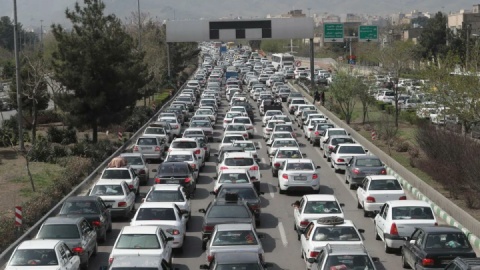 افزایش ترافیک محور‌های منتهی به مشهد در روز خاکسپاری رهبر شهید