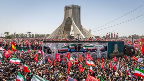رمز و راز یک حضور ملی