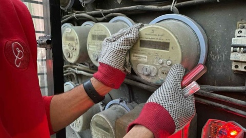 برق تابستانی روی مدار محدودیت