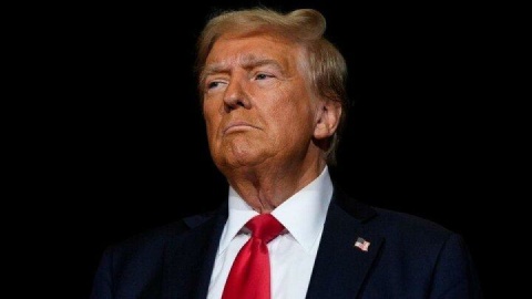 ترامپ از عوارض ۲۰ درصدی تنگه‌ هرمز عقب‌شینی کرد