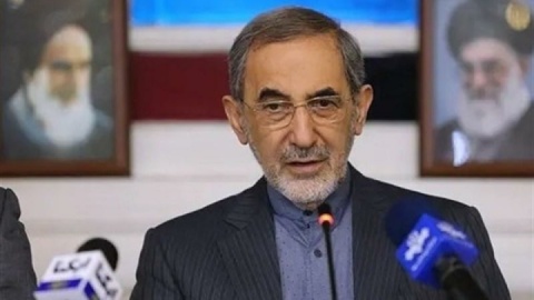 انتقاد شدید علی‌اکبر ولایتی از سفر نخست‌وزیر عراق به آمریکا