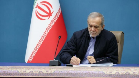 رئیس‌جمهور قهرمانی تیم ملی والیبال نشسته و تیم ملی تکواندو میکس را تبریک گفت
