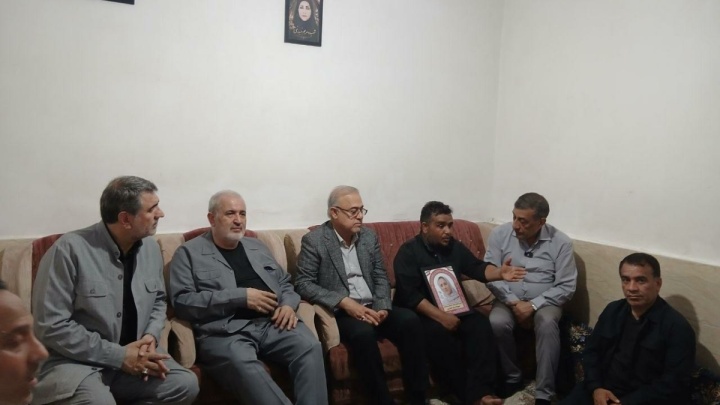 حضور معاون اجرایی رئیس‌جمهور و وزیر نیرو در منزل شهیده حیدری