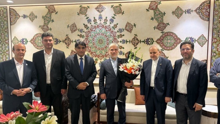 وزیر علوم برای شرکت در اجلاس سازمان اکو وارد اسلام‌آباد شد