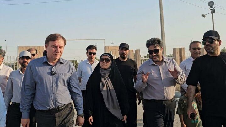 بازدید وزیر راه و شهرسازی از ساختمان آسیب دیده رادار هواشناسی بوشهر