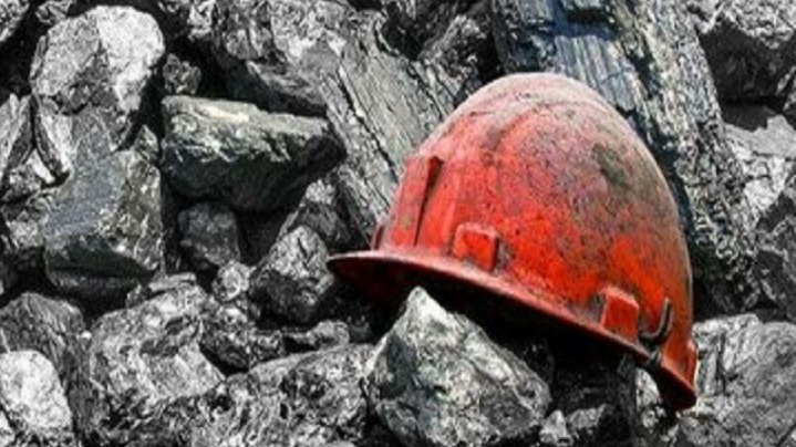 حادثه در معدن قلعه‌زری خوسف جان یک کارگر را گرفت