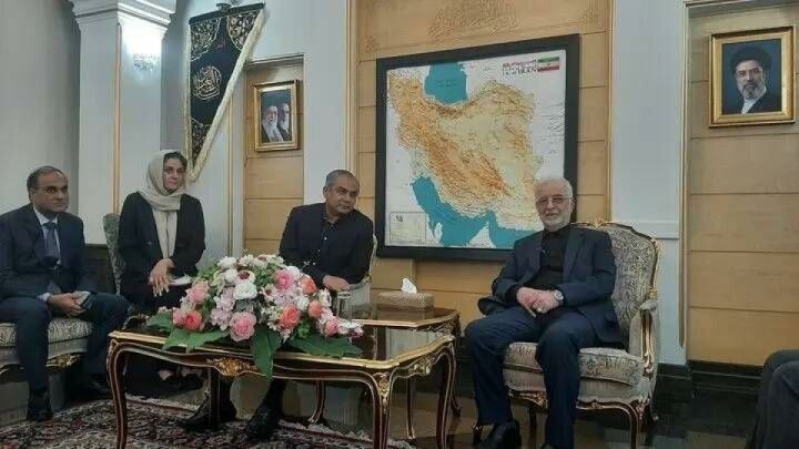 وزیر کشور پاکستان با استقبال مومنی وارد تهران شد