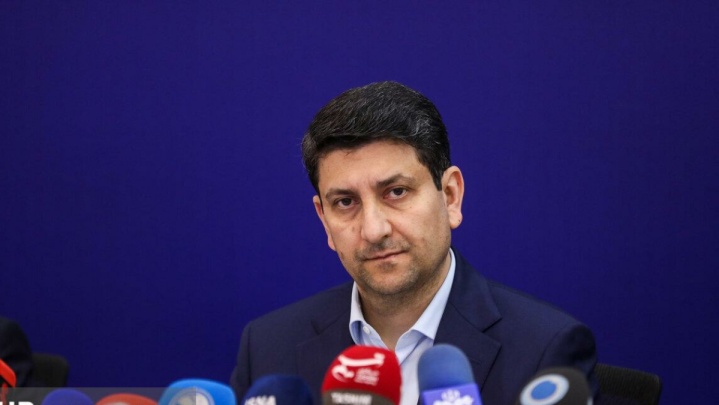 وزیر ارتباطات: یک اقلیت پرهیاهو می‌گوید اینترنت برای ۱۲ درصد مردم کافی است