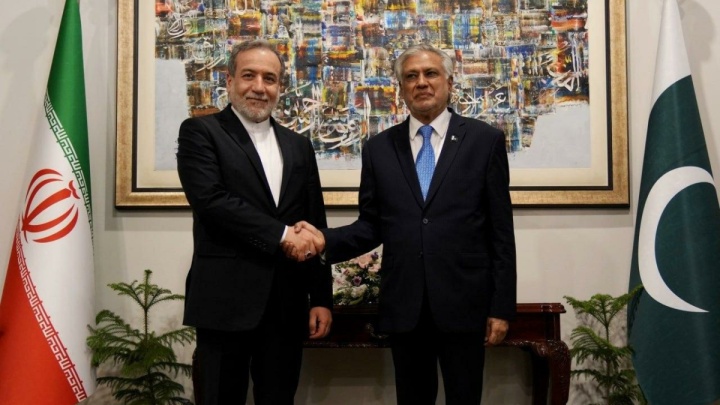 پیام تبریک وزیر امور خارجه به همتای پاکستانی به مناسبت روز استقلال این کشور