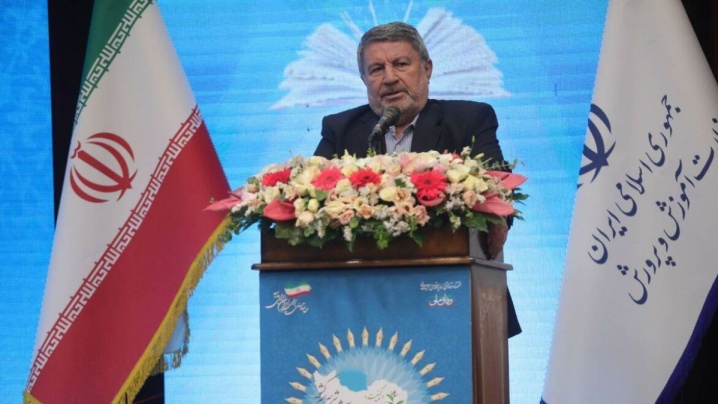 معلمان در دوران جنگ اجازه ندادند جریان آموزش متوقف شود