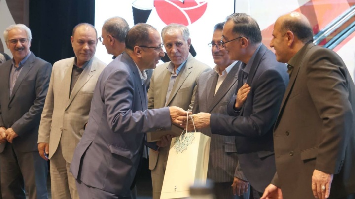 مراسم ملی الماس‌های درخشان با حضور رئیس بنیاد شهید و امور ایثارگران برگزار شد