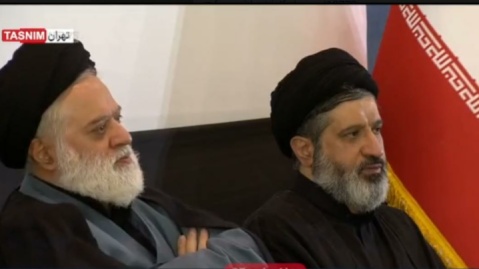 فیلم / فرزندان رهبر شهید انقلاب در مراسم چهلمین روز تشییع آقای شهید ایران