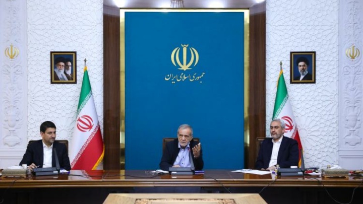 پزشکیان: دریافت هرگونه خدمت در کشور منوط به ارائه کد پستی و کد ملی می‌شود