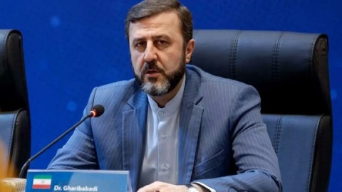 دخالت خارجی در سرنوشت ملتها، تجاوز به حق حاکمیت آنهاست