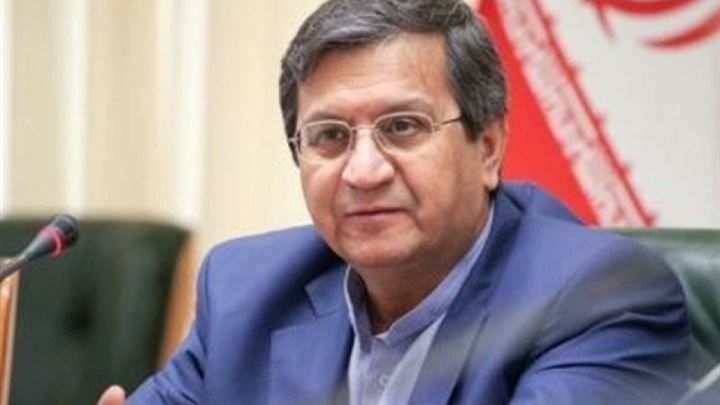 نامه همتی به رهبر انقلاب درباره تامین کالاهای اساسی و دارو / شرایط اقتصادی بهبود می یابد