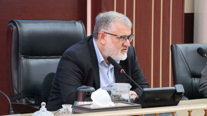 تأکید استاندار تهران بر شتاب‌بخشی به توسعه انرژی‌های تجدیدپذیر/ بررسی راهکارهای تسریع پروژه‌های خورشیدی استان