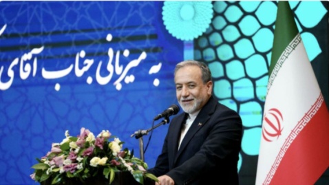 عراقچی: تا آخرین نفس و قطره خونمان پای منافع ملی میایستیم