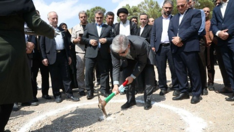 کلنگ‌زنی خوابگاه ۵۲۰ نفره دانشگاه سمنان با حضور وزیر علوم