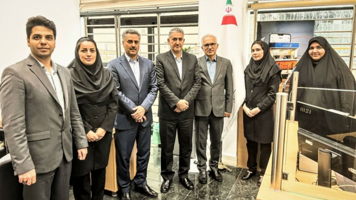 بازدید سرپرست بانک سرمایه از شعبه صندوق ذخیره فرهنگیان