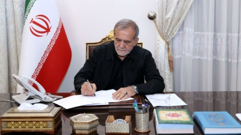 رئیس‌جمهور درگذشت پدر شهیدان اسفندیاری را تسلیت گفت