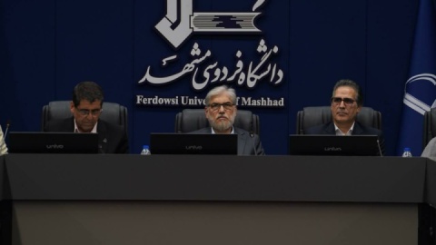 از ابتدای دولت چهاردهم بر کرامت دانشگاهیان تأکید داشتیم
