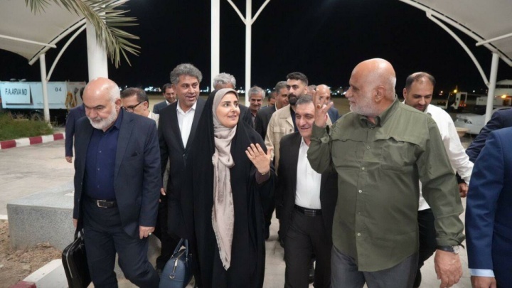 وزیر راه و شهرسازی وارد آبادان شد