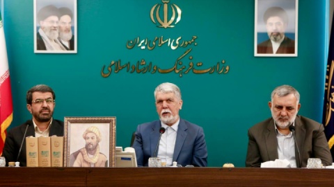 با انتشار آثار هنری مانع از مصادره شخصیت‌های ایرانی شویم