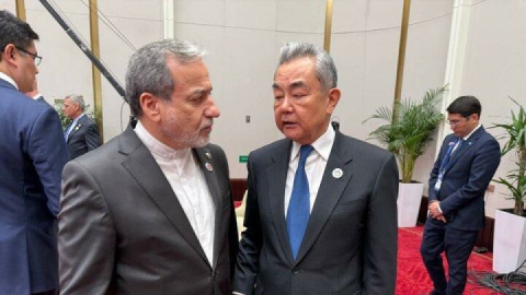 دیدار عراقچی با «اسحاق دار» و «وانگ یی» در بیشکک