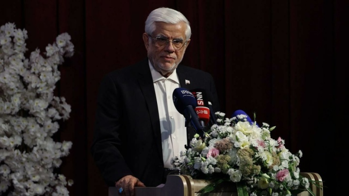 عارف: تربیت نخبگان را از کلاس اول آغاز کنیم