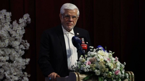 عارف: تربیت نخبگان را از کلاس اول آغاز کنیم